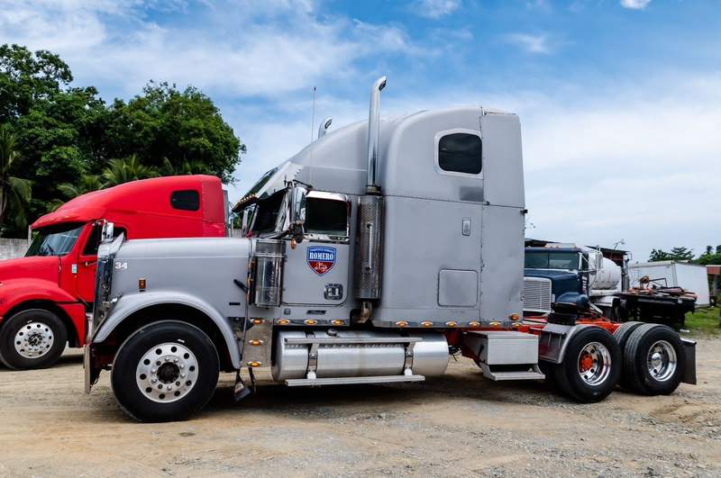 Kenworth T800 · Blanco